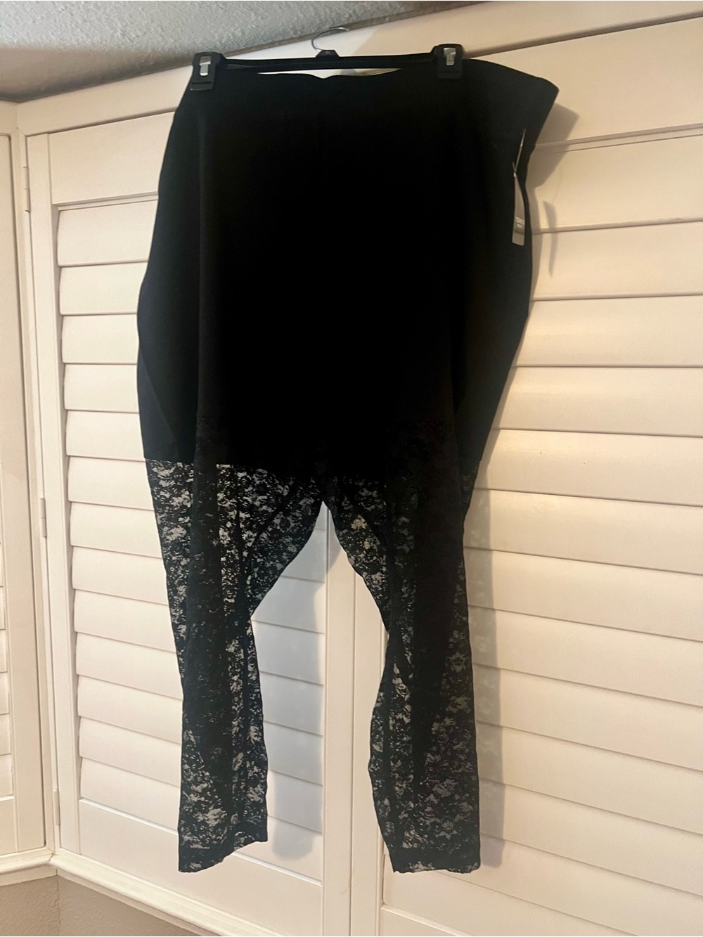 torrid Black Lace-Inset Leggings
